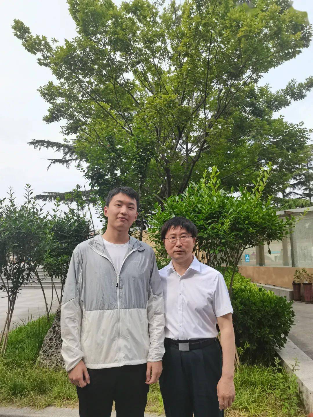 2022届毕业生母校回探|王鑫源:以梦为马,惟真求新_的发展_最好的_方式