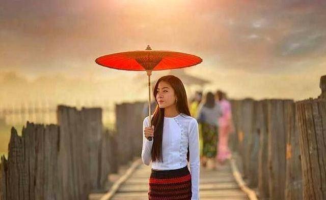 旅游见闻：为什么缅甸女人都穿筒裙，其实并不是仅仅因为好看
