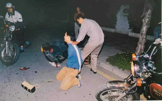 从禁摩限电到实名上牌,“最后一公里”出行的深圳博弈_摩托车_电动车_城市