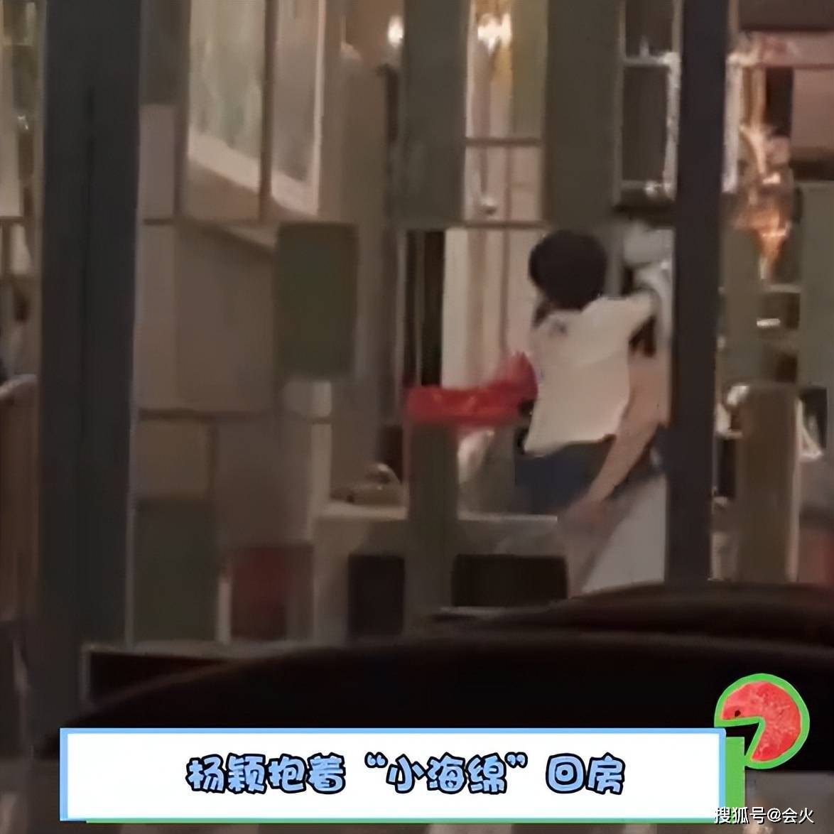Baby酒店抱兒子回房間! 5歲小海綿身形壯實 3 6b823b25c9e64a29b78cf40b279aa977