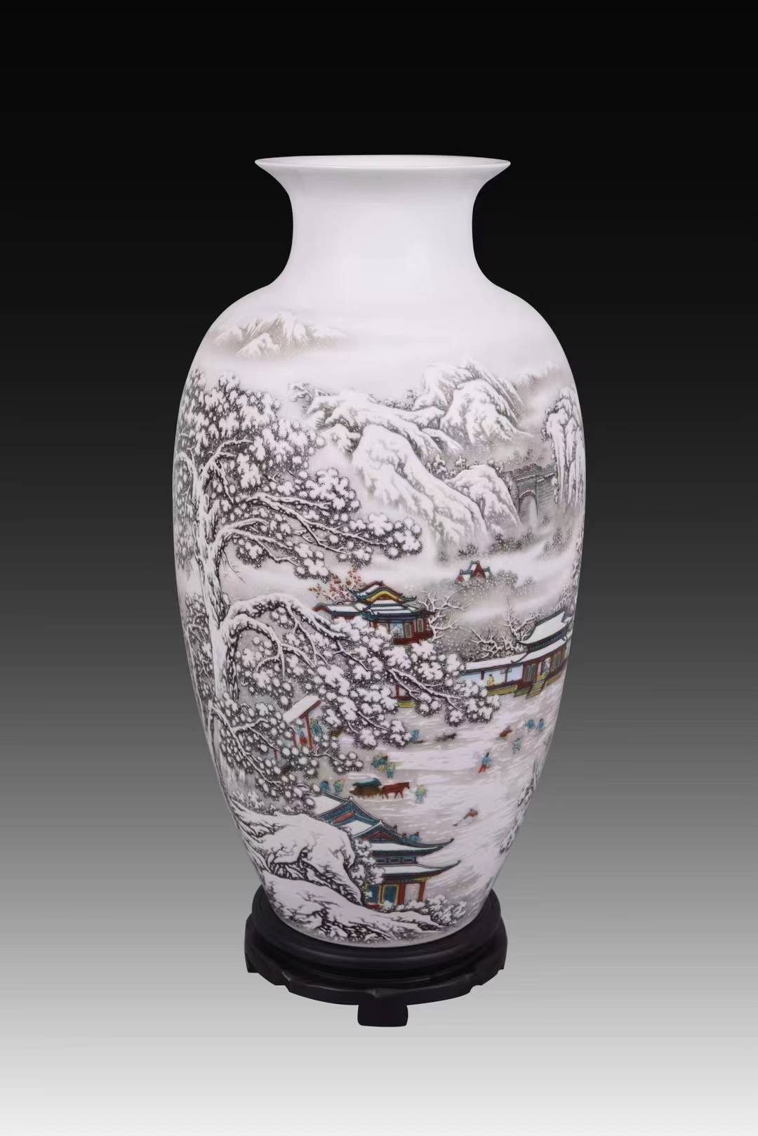 粉彩雪景山水瓷瓶——凌宗正 天下祥瑞雪景珍藏瓷 收藏价值_画面_作品