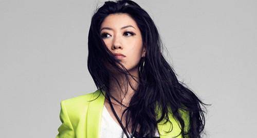 哈尔滨女歌手曲婉婷,进外国上流圈子,母亲贪污3.5亿_张明杰_生活_歌曲