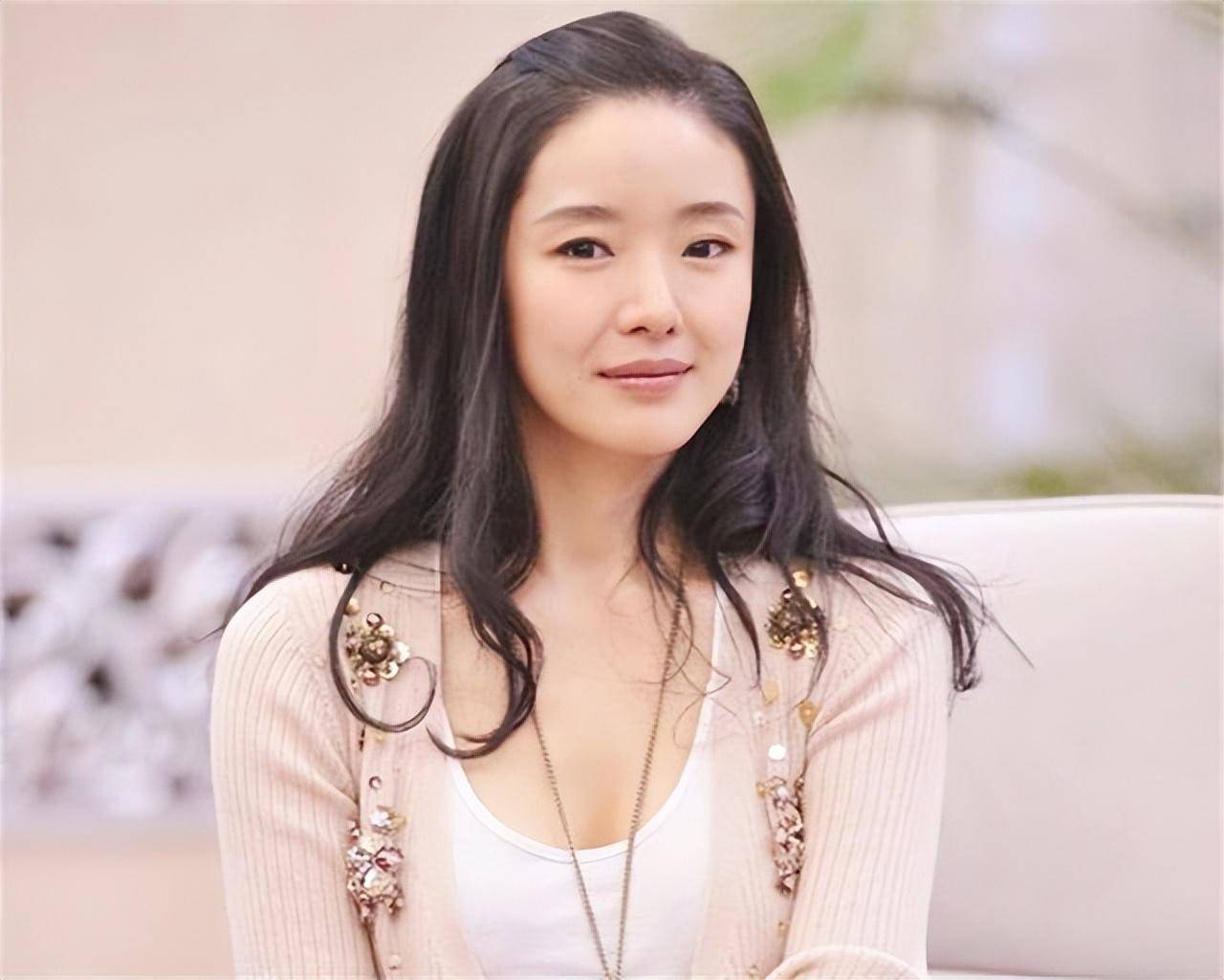 为了获得韩熙庭的好感,王永红直接发挥金钱的魅力让张艺谋导演在