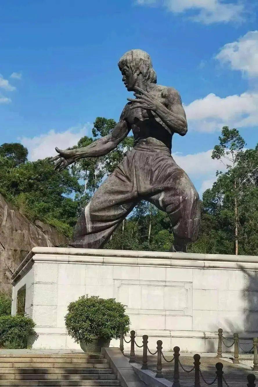 隐于自然的佛山宝藏乐园,承包你的功夫梦_李小龙_游园_铜像