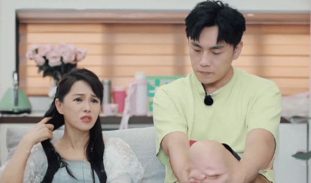 晚宴上秦昊和女朋友握手聊天,伊能静到了就犹豫了_妻子_不知道_感情