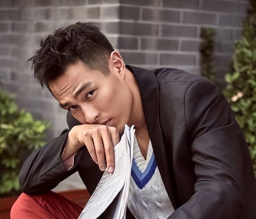 无论是和章子怡,还是与刘诗诗.他的戏总是接得恰到好处.