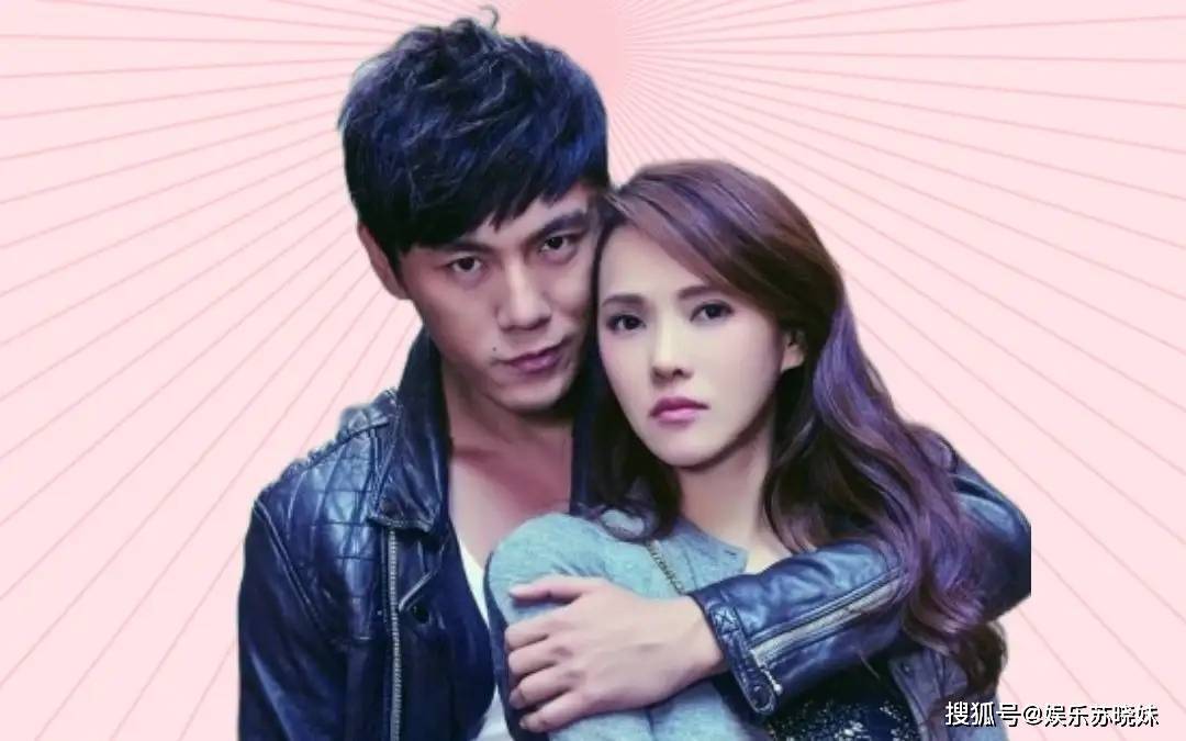 秦昊聚餐与女友人牵手热聊,伊能静到达后秒变沉默寡言,网友表示看不懂