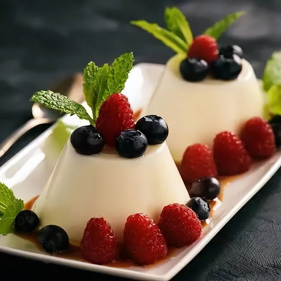 we structure our menu to closely resemble the courses of a