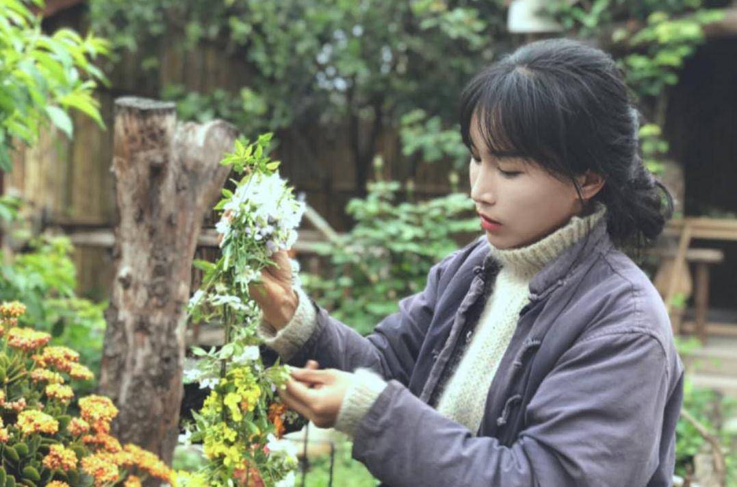 李子柒晒最新手作并发文:花谢了还会再开,可是人呢?