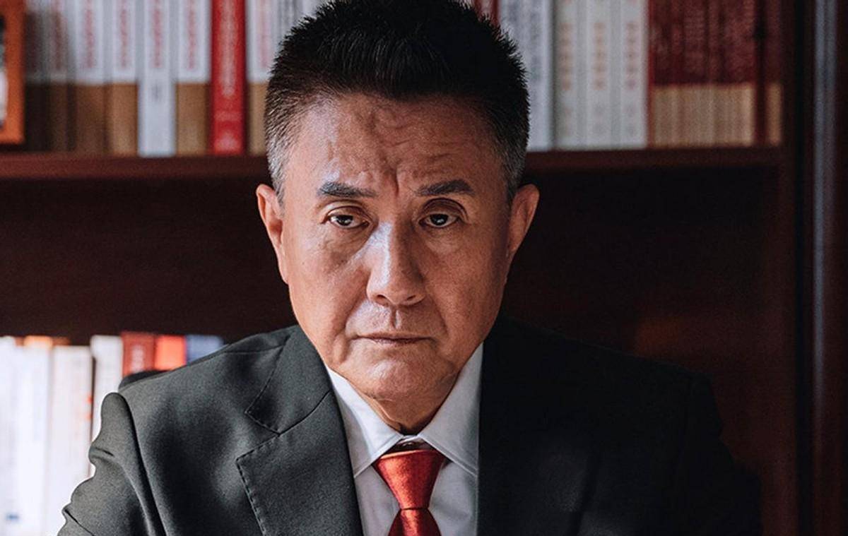 首播,连看六集不过瘾,靳东入戏,成毅惊艳,爆款预定_张志坚_观众_剧中