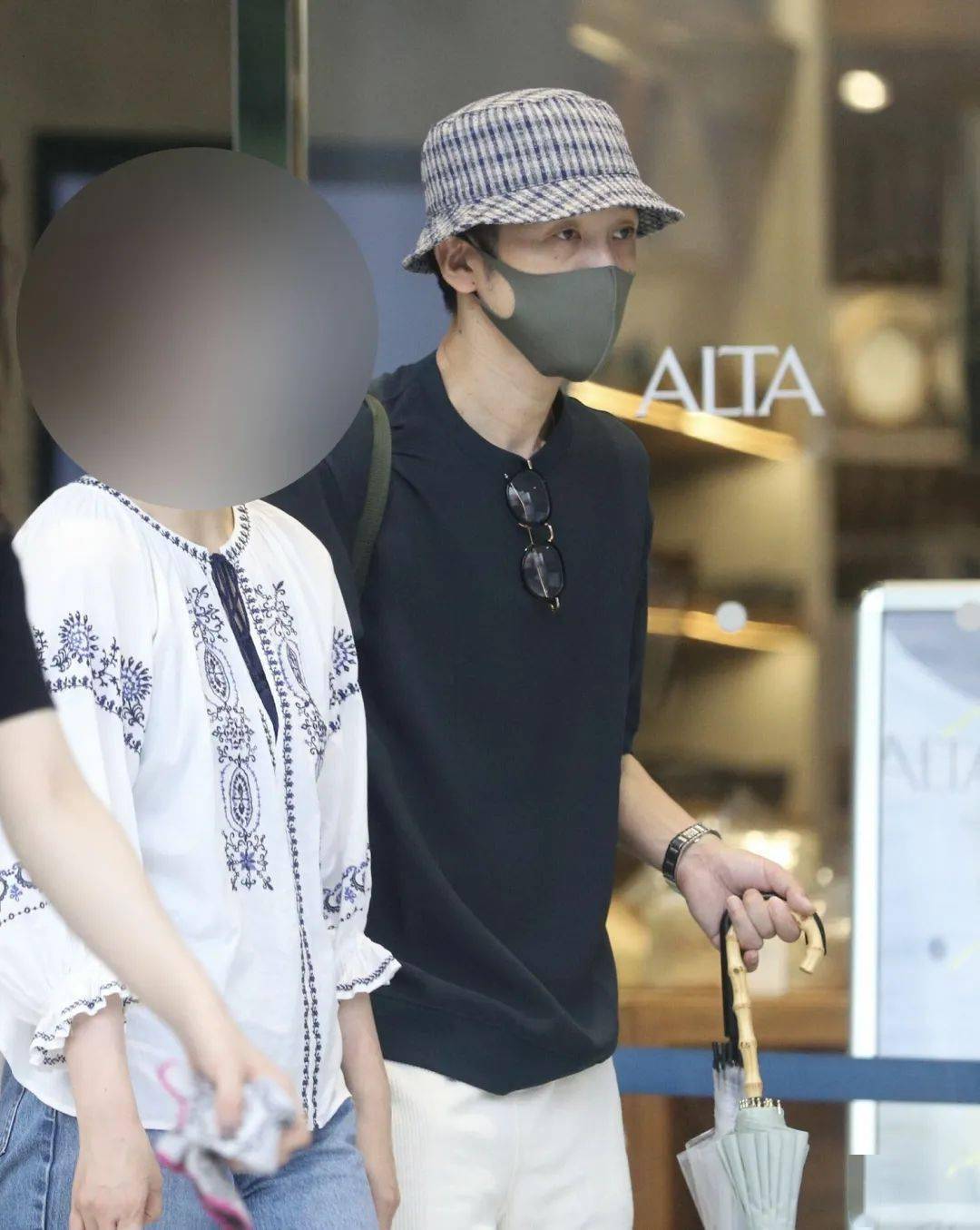 系列忍野咩咩,到近几年的《阿松》松野小松,《鬼灭之刃》系列富冈义勇