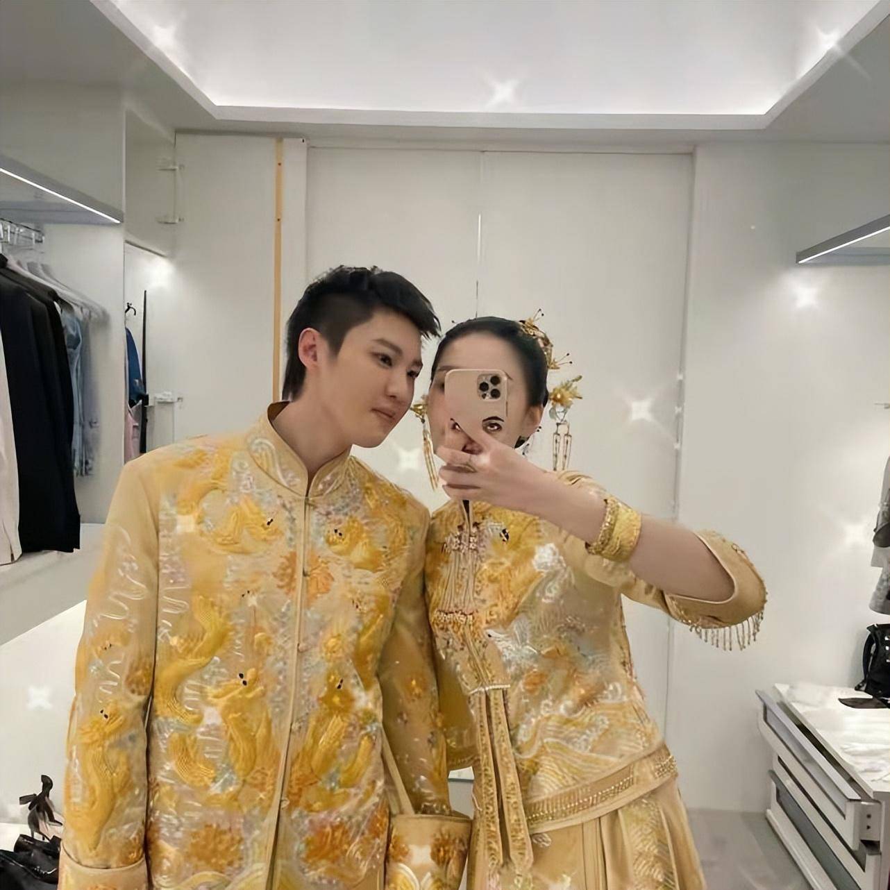 赵本山女儿穿婚纱好美,和男友甜蜜同框秀恩爱,两人很有夫妻相_造型