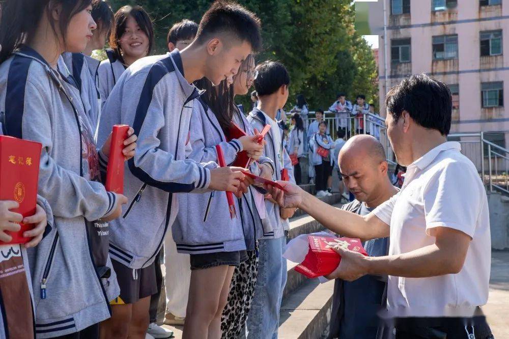 汊港_骄子_一生