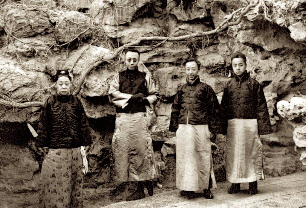 末代皇帝溥仪年轻照:主动剪掉辫子,很帅气,难怪婉容最初喜欢他_紫禁城