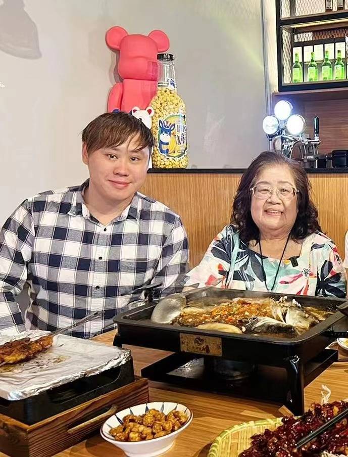 影视导演开拍贺岁电影为媒体人管雪梅量身定做角色_娱乐_合作_郭蕙雯