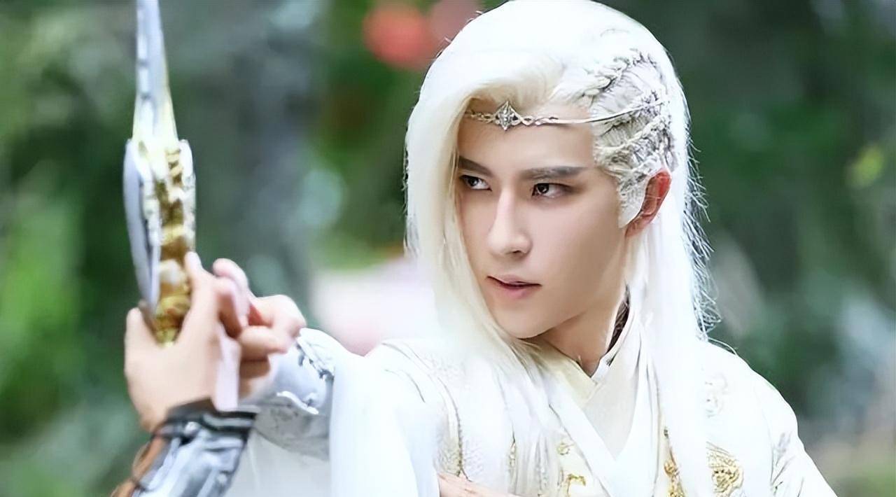 男星古装白发造型:朱一龙演绎斯文败类,罗云熙永远的神_剧中_高伟光