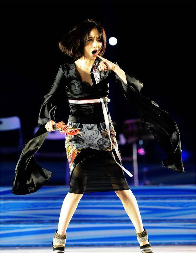 李贞贤一根手指火遍亚洲,将韩流引入中国,山贼论断送中国市场_歌曲