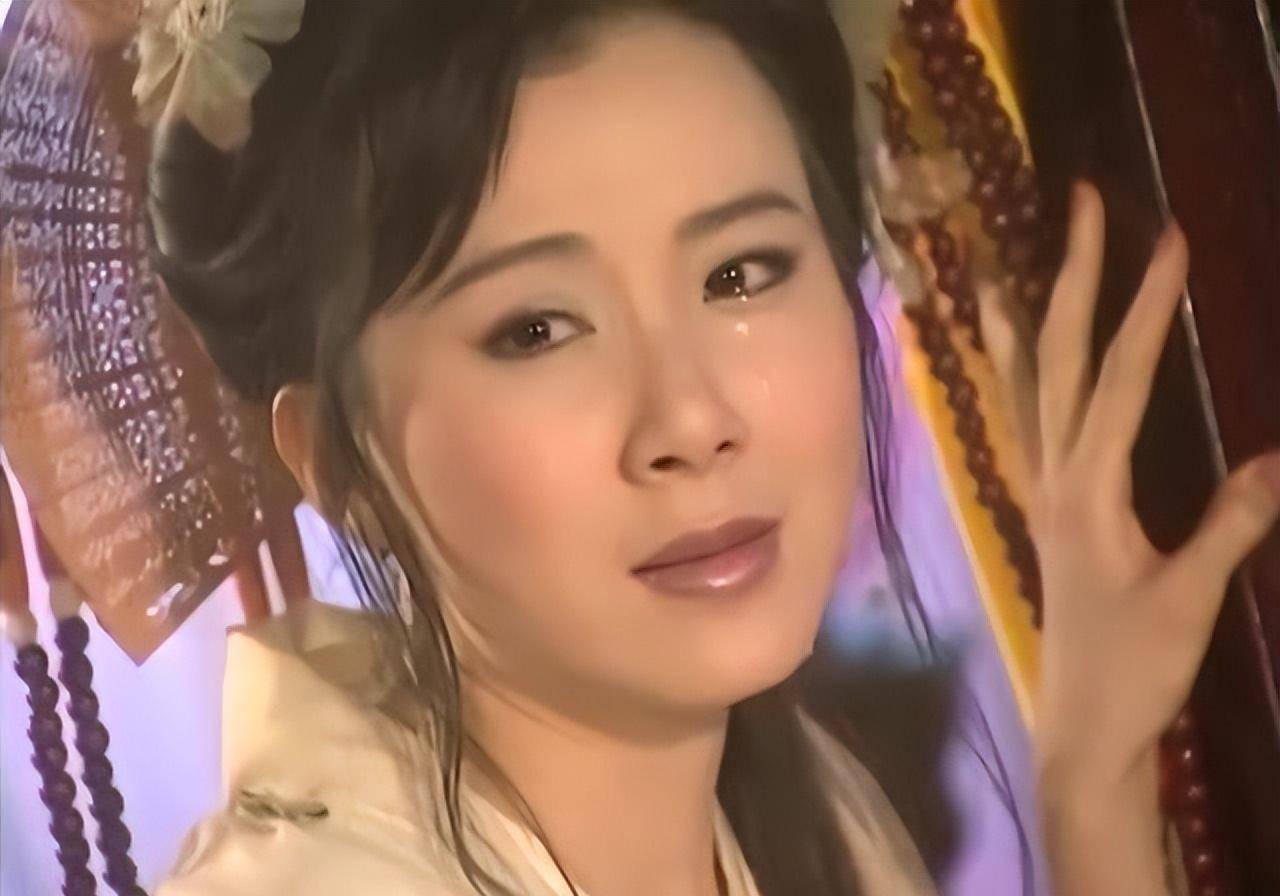 萧蔷饰演的林诗音真是美人垂泪,我见犹怜,一颦一笑,都深入人心.