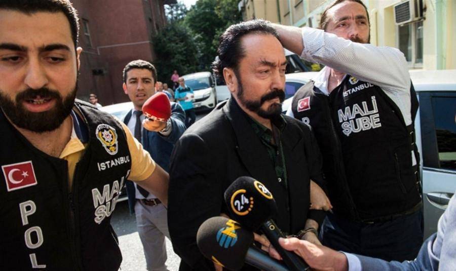 土耳其教主奥克塔尔:洗脑数十万人,后宫上千名女友,被判1075年_思想