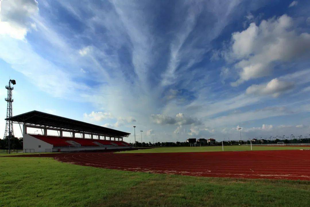 【记忆】建筑可阅读:位于金山的这座体育场,许多中甲球迷曾在此热情