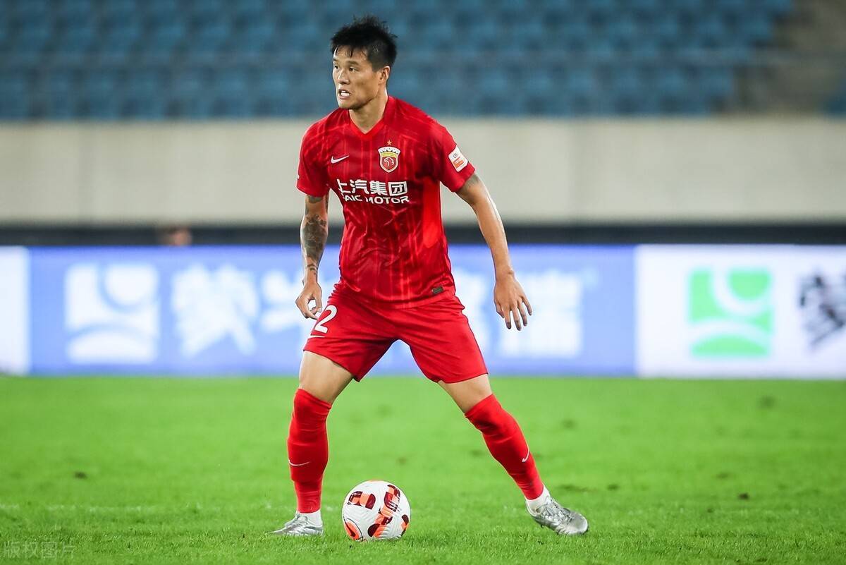李昂和王燊超这次配合进球,让上港首次尝试到了两翼齐飞的滋味.