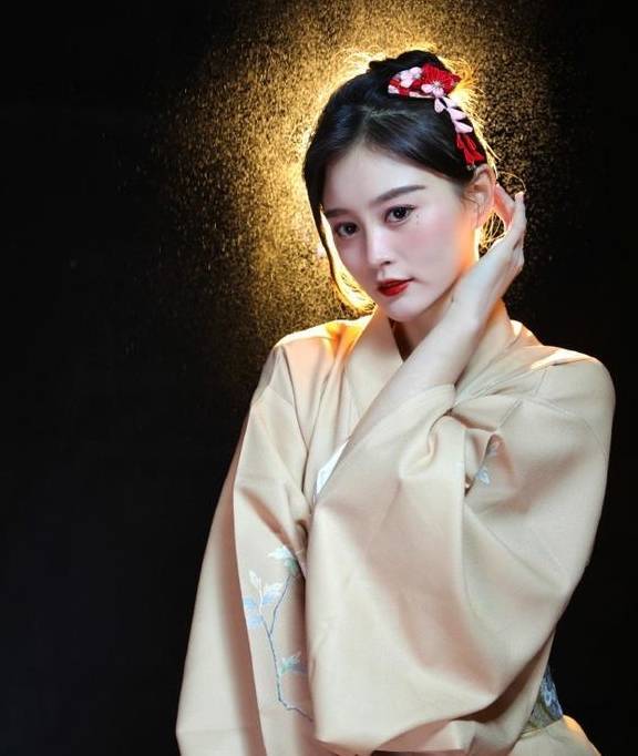 海航校花,170cm的她,直角肩性感又迷人,3个动作,练同款直角肩_身体
