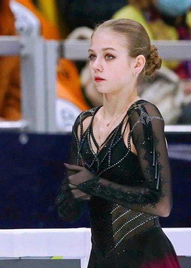 普雷斯利·诺比_希拉里·奈特_妹妹