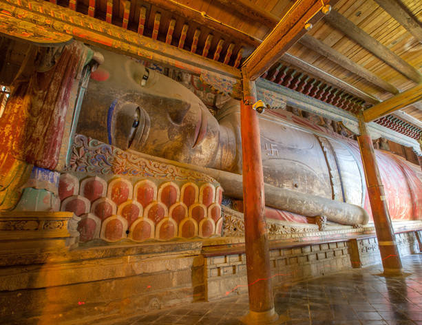 原名迦叶如来寺,因寺内供奉释迦牟尼涅槃像,又名"卧佛寺",为历代皇室