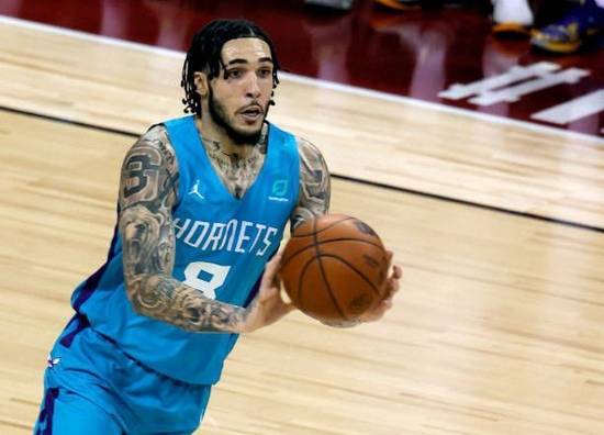 二球与黄蜂签非保障合同_赛季_训练营_弟弟