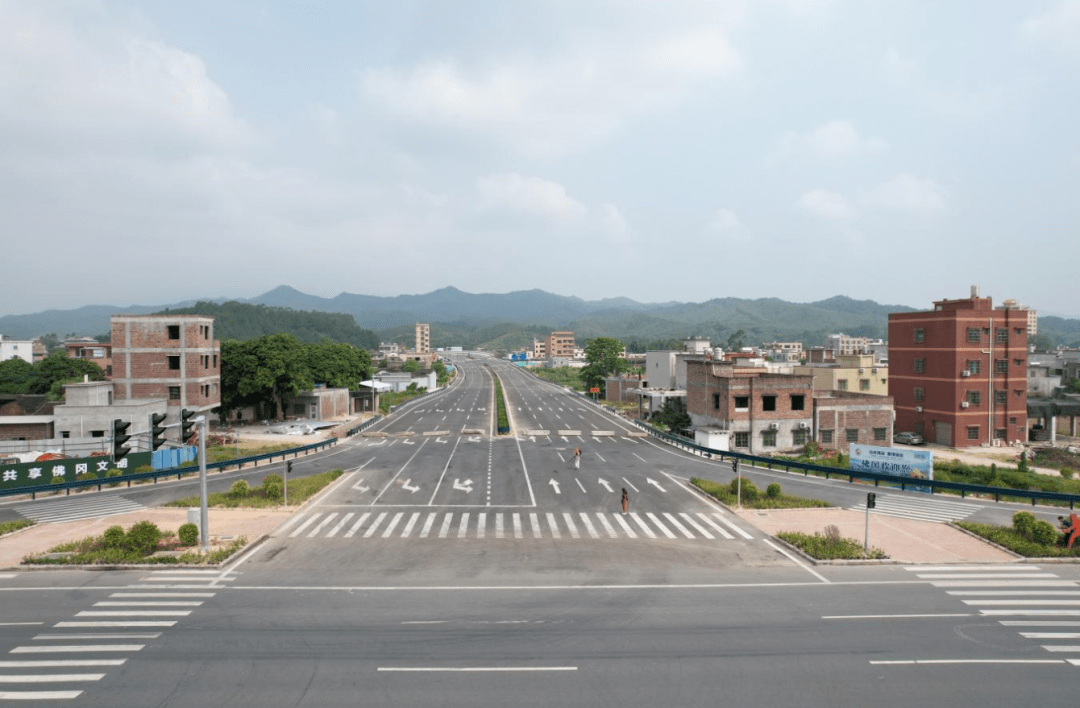 省道252线全线贯通!记者带你"尝鲜"体验_佛冈_路口_路线