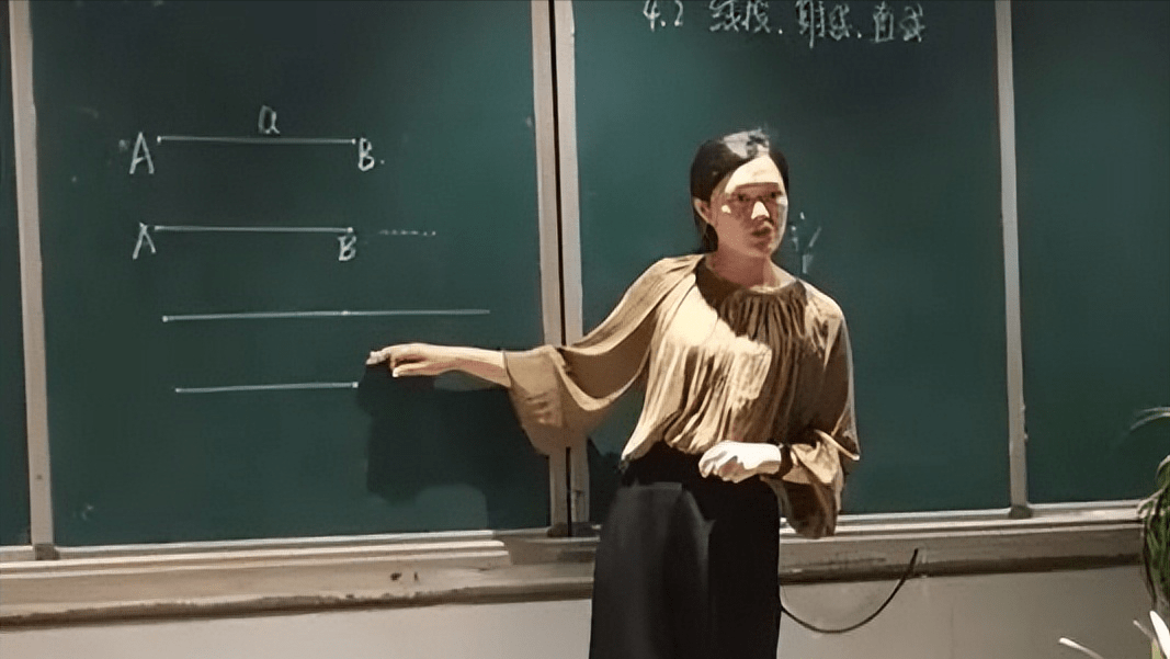 阜南二初教学业务练兵 遴选教坛新星