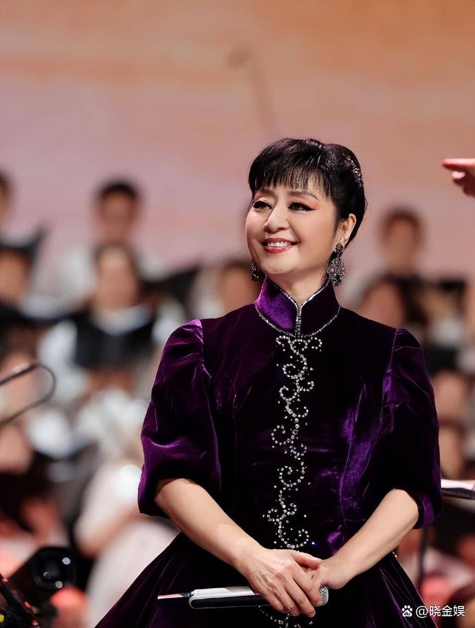 殷秀梅:举办独唱会,阎维文戴玉强等历任男搭档都来了