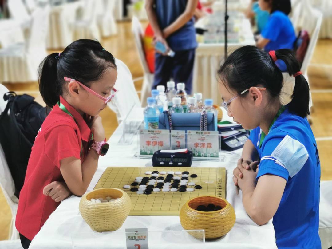 成都首支五子棋少年队正式成立_青少年_一级_教练