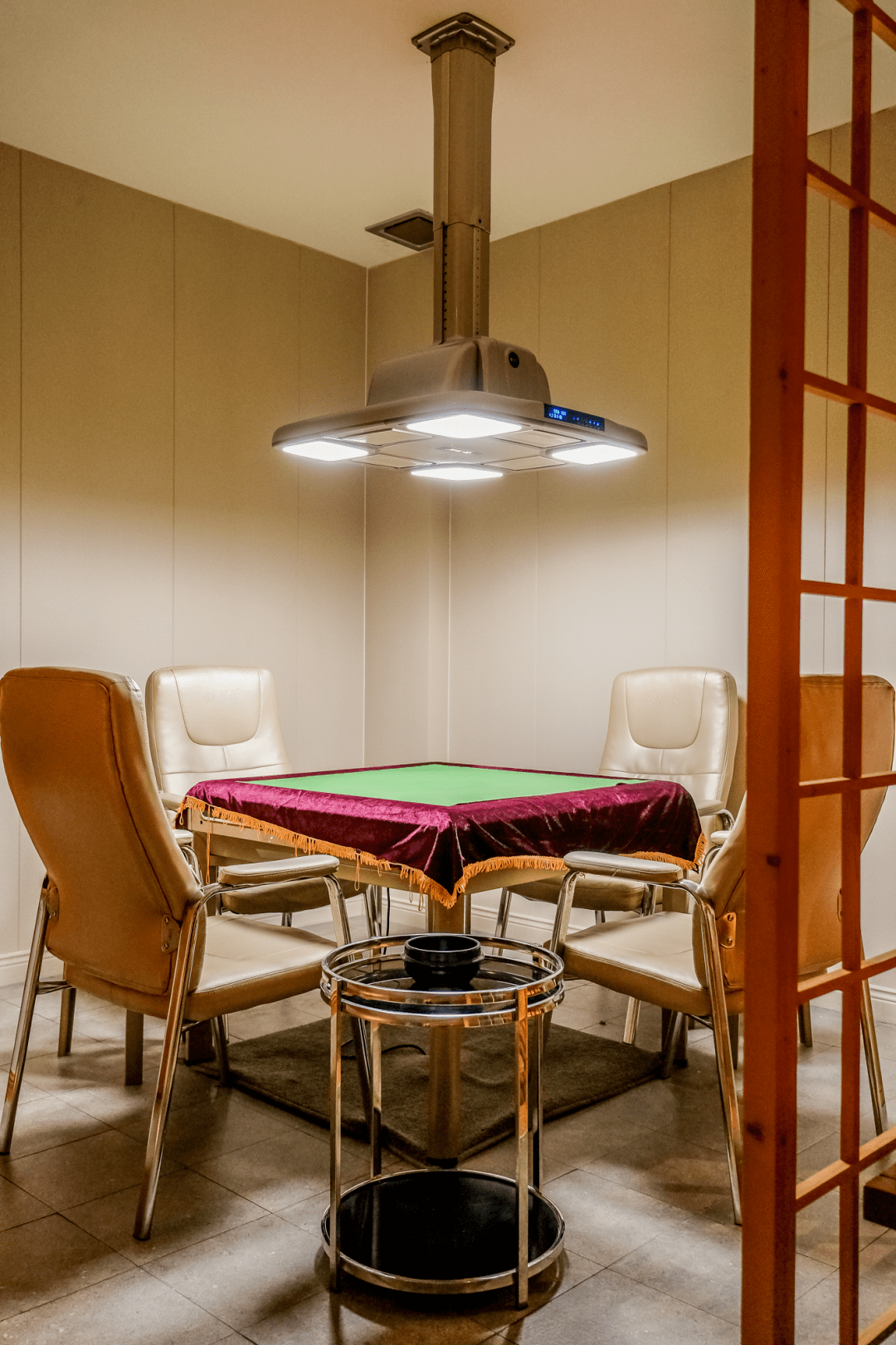 独立的棋牌室设置,私密性和隔音都特别好,约上牌友一起过足瘾!