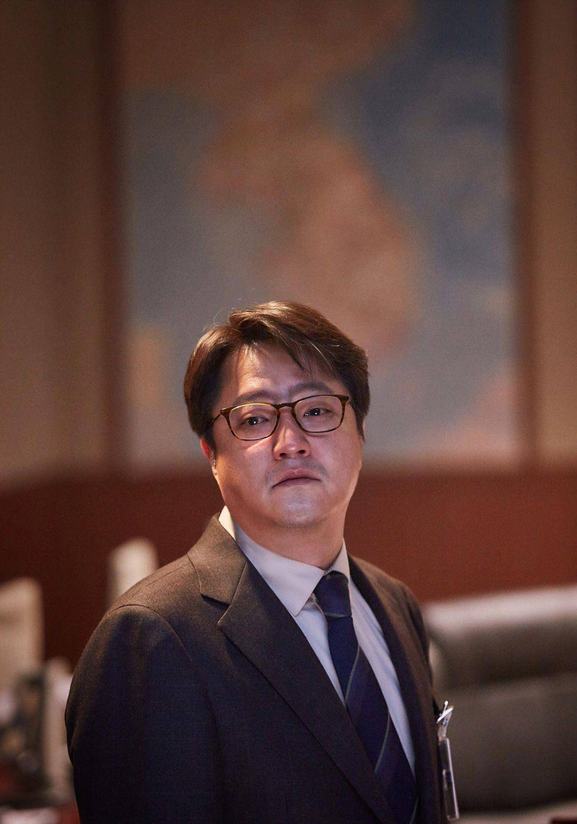 韩国高分电影《铁雨》的剧情有多幼稚?