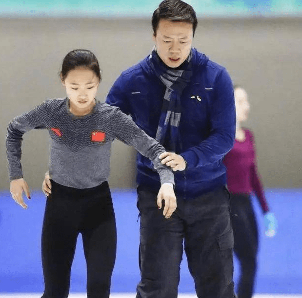 申雪赵宏博9岁女儿参加比赛!