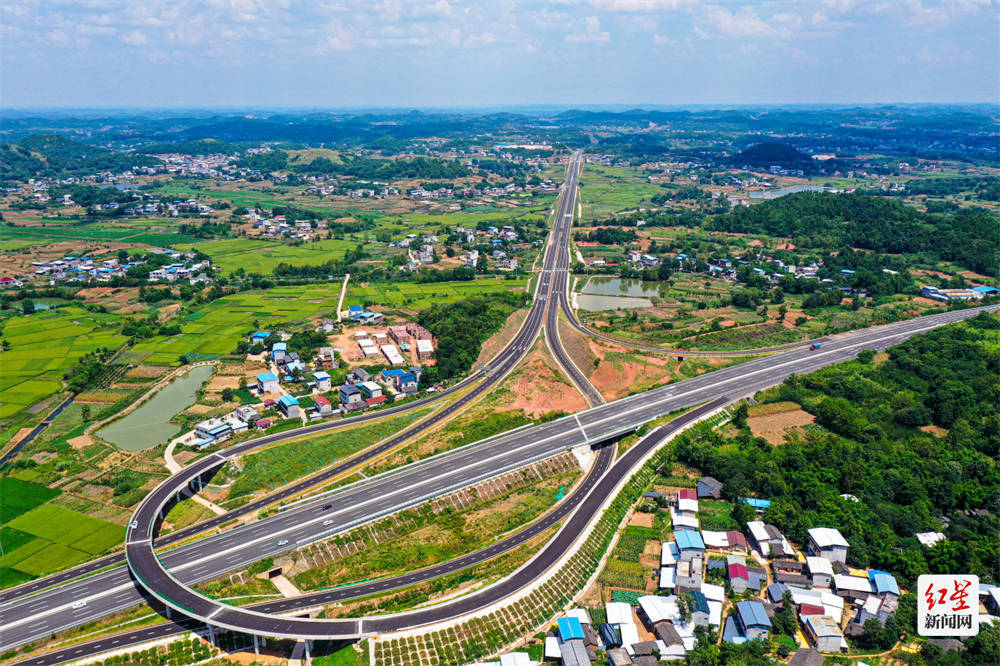 德遂高速是《四川省高速公路網規劃(2014-2030年)》規劃建設網中的18