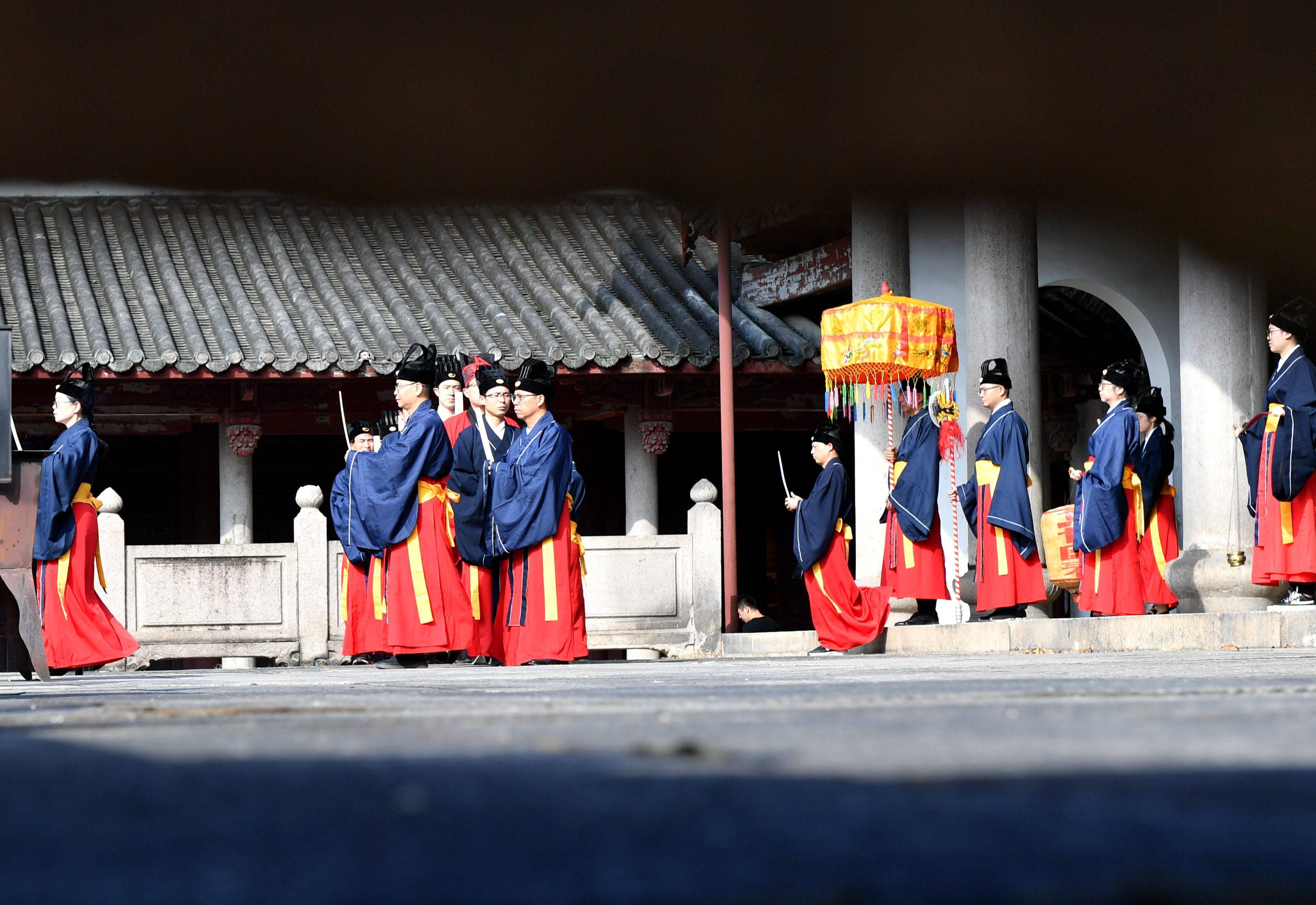 福州文庙祭孔典礼 :着汉服 循古礼_传统_祭祀_吕明