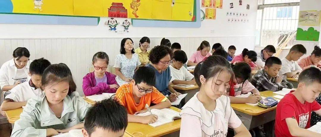 三尺讲台展风采,听课评课促成长_活动_课堂_教学质量
