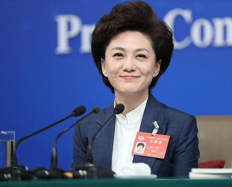 回乡下地干农活扭秧歌,样样都行无包袱_海霞_中央电视台_北京广播学院