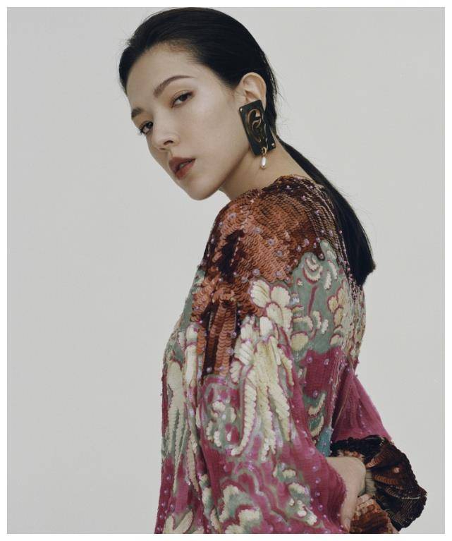 许巍_身材_穿着