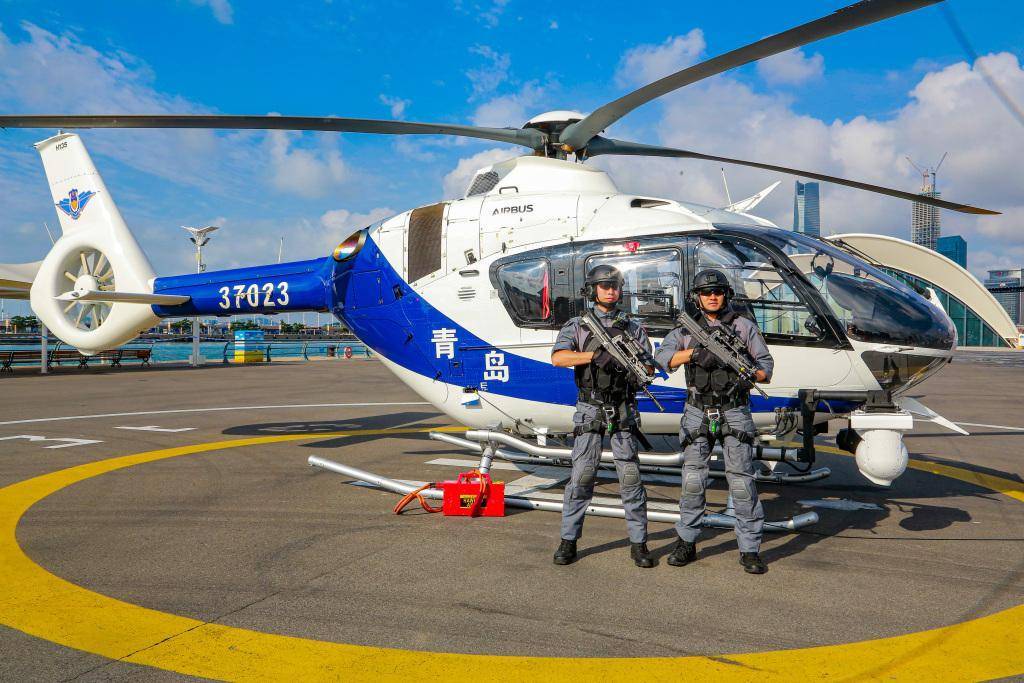 青岛首架警用直升机首次起飞巡逻_应急_特警_警务