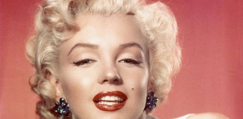 电影史上最美的花朵,性感女神玛丽莲梦露,传奇而又坎坷的一生