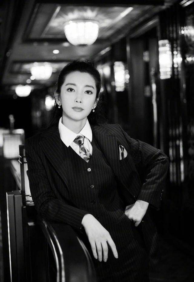 47岁李冰冰太惊艳!