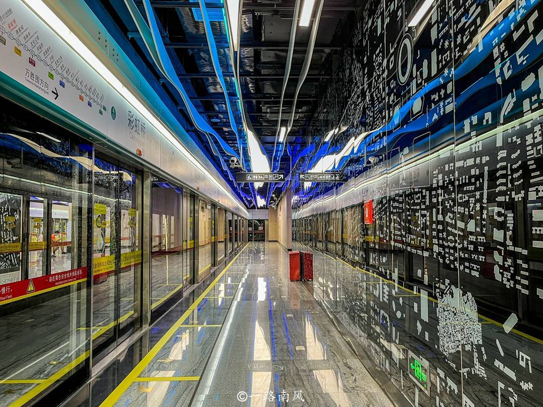 广州"最美"的地铁站,刚刚开通就成为网红,无数游客前来打卡_彩虹_越秀