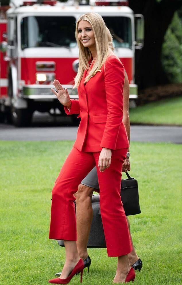 伊万卡穿秋装了?