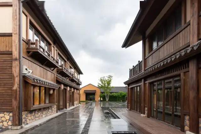 【国庆专场】￥399起抢佛山高明拾野川小镇度假套房,打卡中式风情建筑