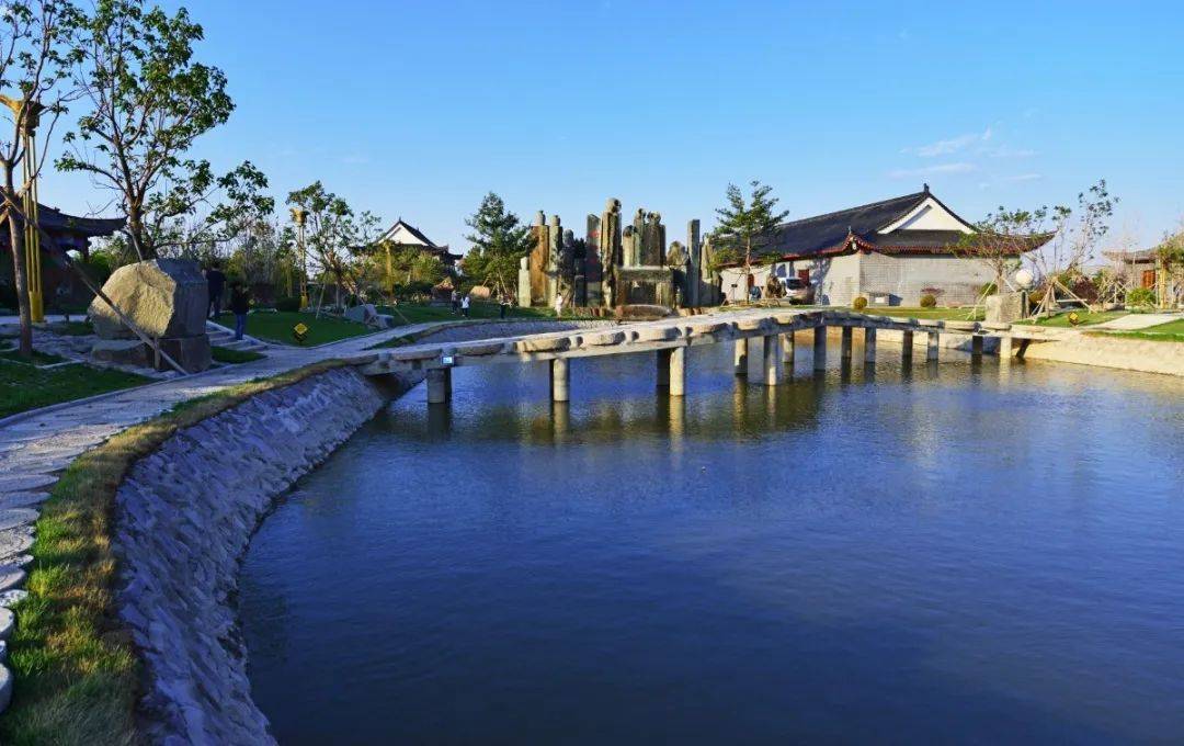 德力格尔草原景区德力格尔草原风景区位于彰武县大德镇,这里曾是皇家