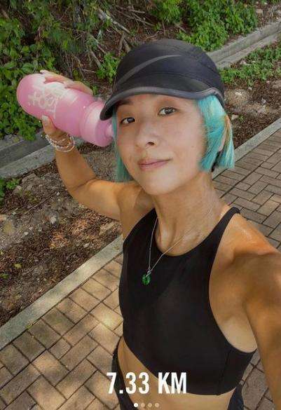 陈奕迅徐濠萦为女儿庆生,18岁陈康堤身材曼妙性感,五官酷似妈妈