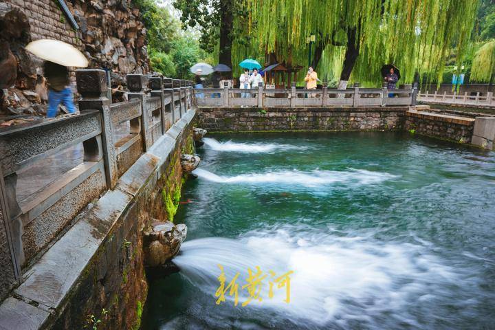 青岛“石老人”在风雨中损毁坍塌；我国中东部大部地区气温普遍下降8～12℃